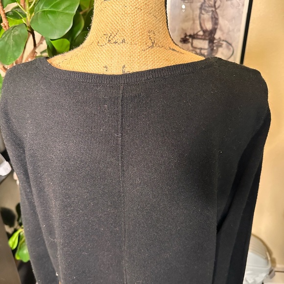 Croft & Barrow Classic Black Crew Neck Sweater - Picture 5 of 11